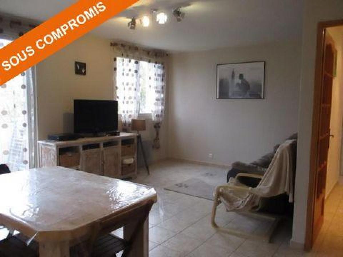 Picture of Apartment For Sale in Draguignan, Provence-Alpes-Cote d'Azur, France