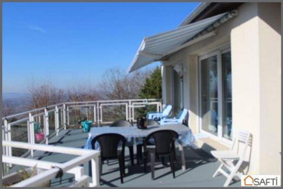 Picture of Home For Sale in Objat, Limousin, France