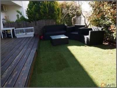 Apartment For Sale in Pertuis, France