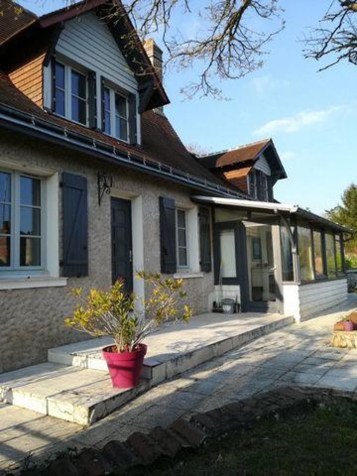 Picture of Home For Sale in Luynes, Centre, France