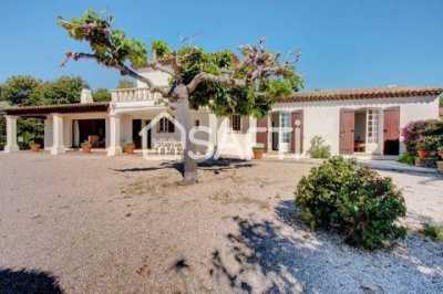 Home For Sale in Grimaud, France