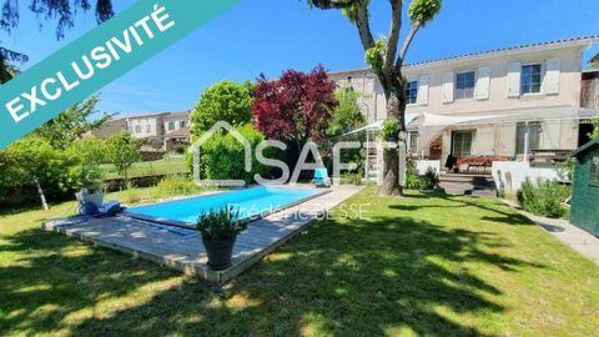 Picture of Home For Sale in Agen, Aquitaine, France