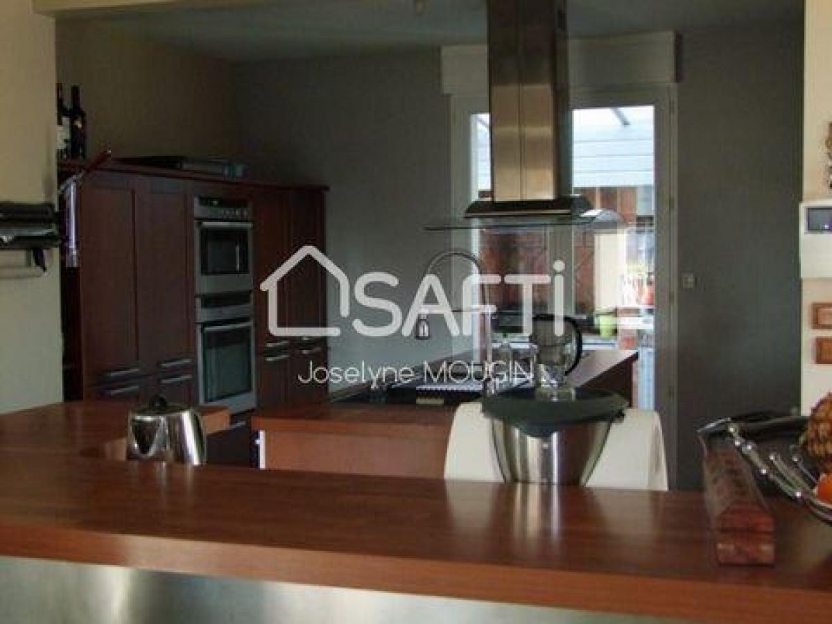 Picture of Home For Sale in Dury, Limousin, France