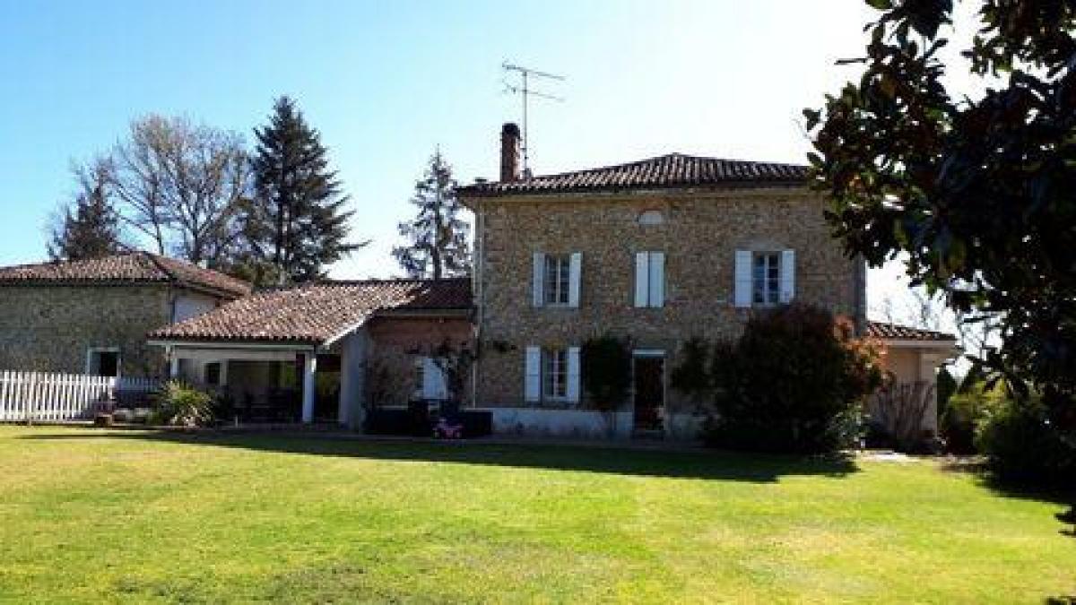 Picture of Home For Sale in Mont-de-Marsan, Aquitaine, France