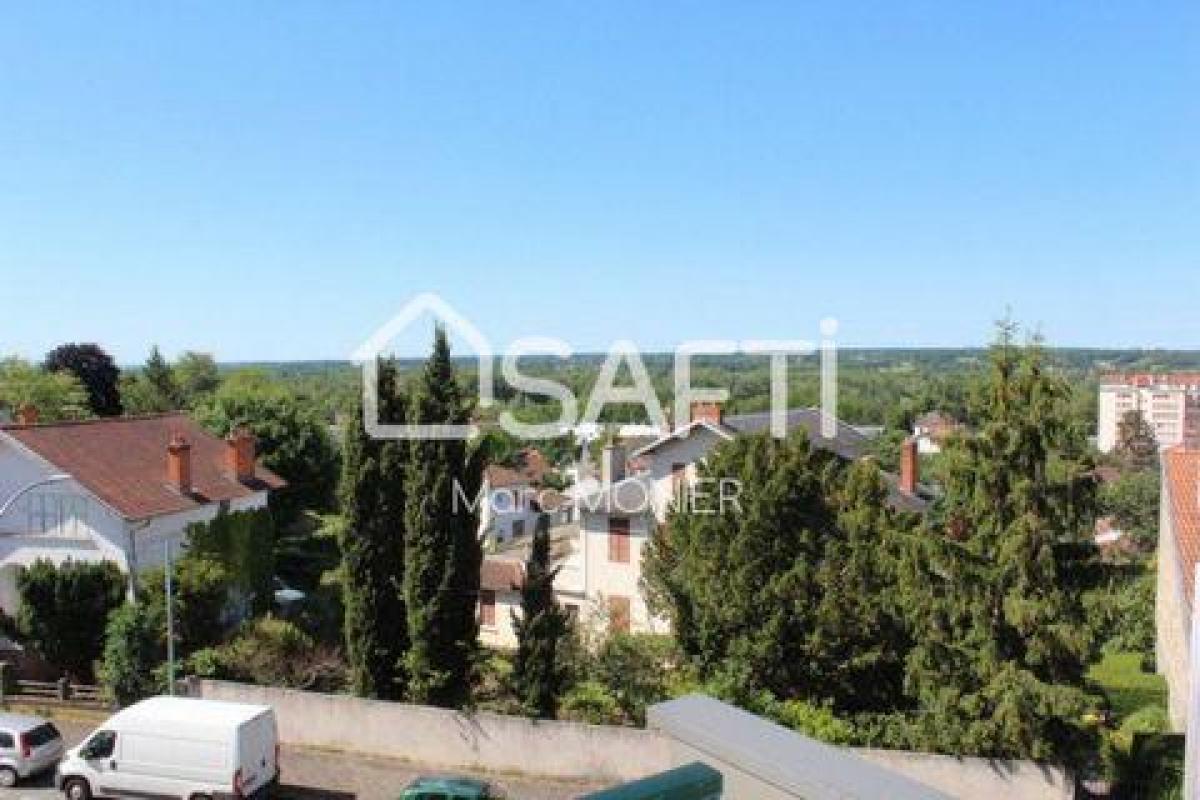 Picture of Apartment For Sale in Vichy, Auvergne, France