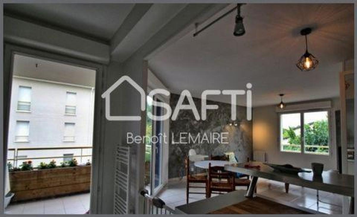 Picture of Apartment For Sale in Parempuyre, Aquitaine, France
