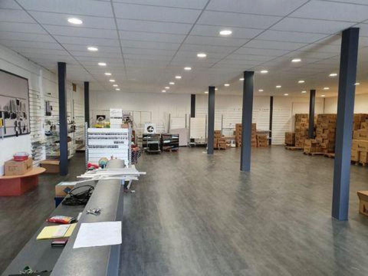 Picture of Office For Sale in Cusset, Auvergne, France