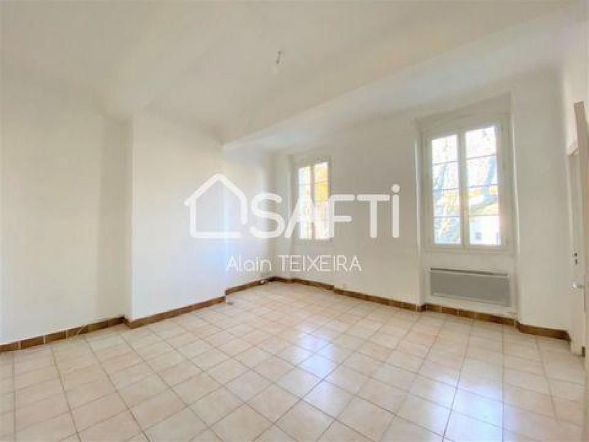 Picture of Apartment For Sale in LORGUES, Cote d'Azur, France