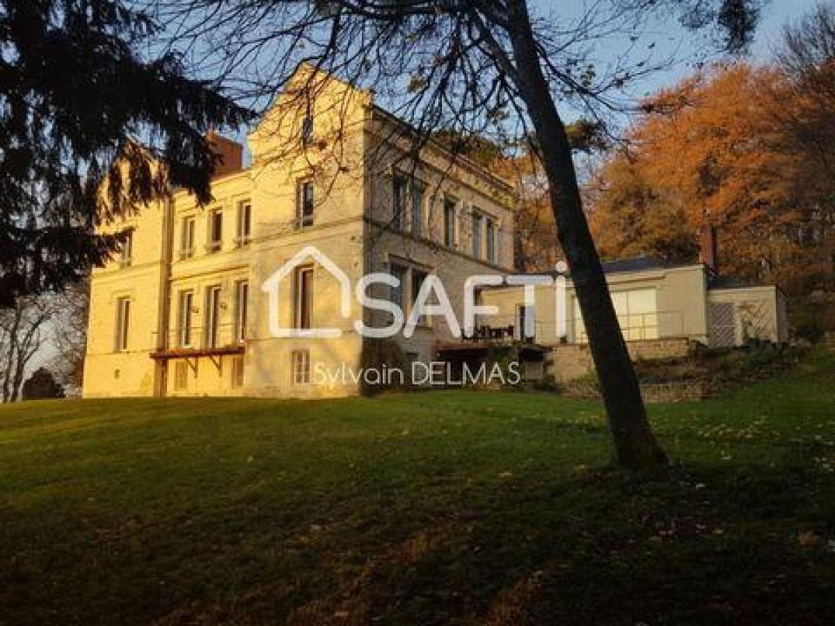 Picture of Home For Sale in Chatellerault, Poitou Charentes, France