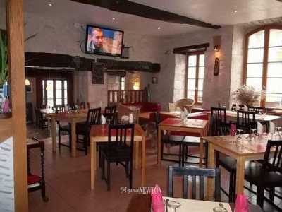 Office For Sale in Montaigu De Quercy, France