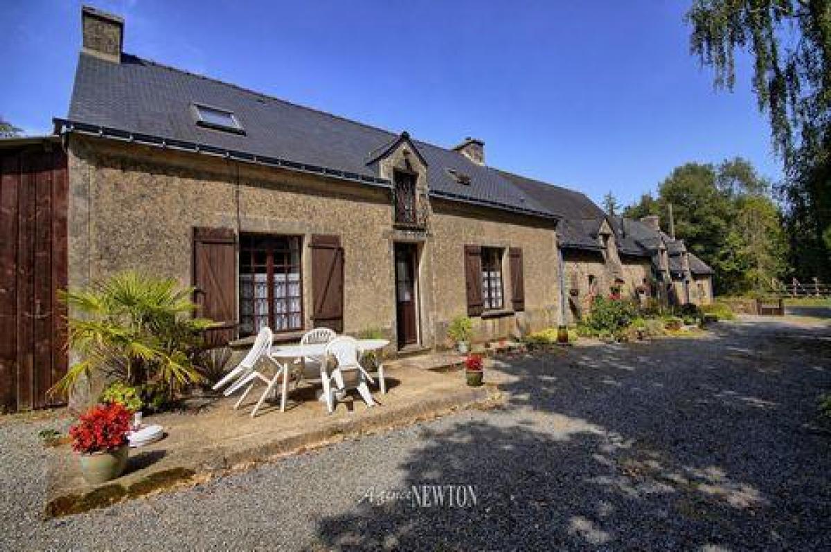 Picture of Home For Sale in Pontivy, Bretagne, France