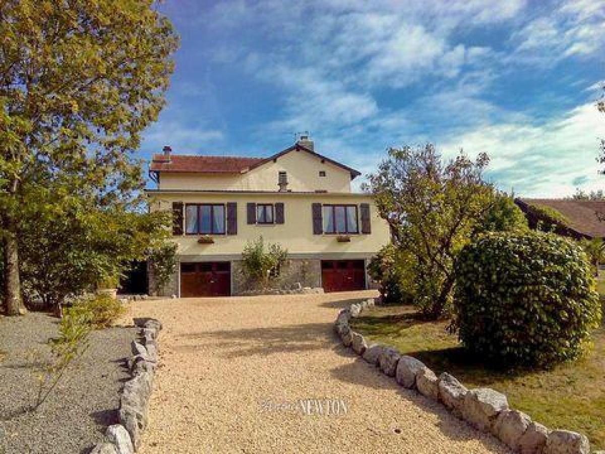 Picture of Home For Sale in Auriat, Creuse, France