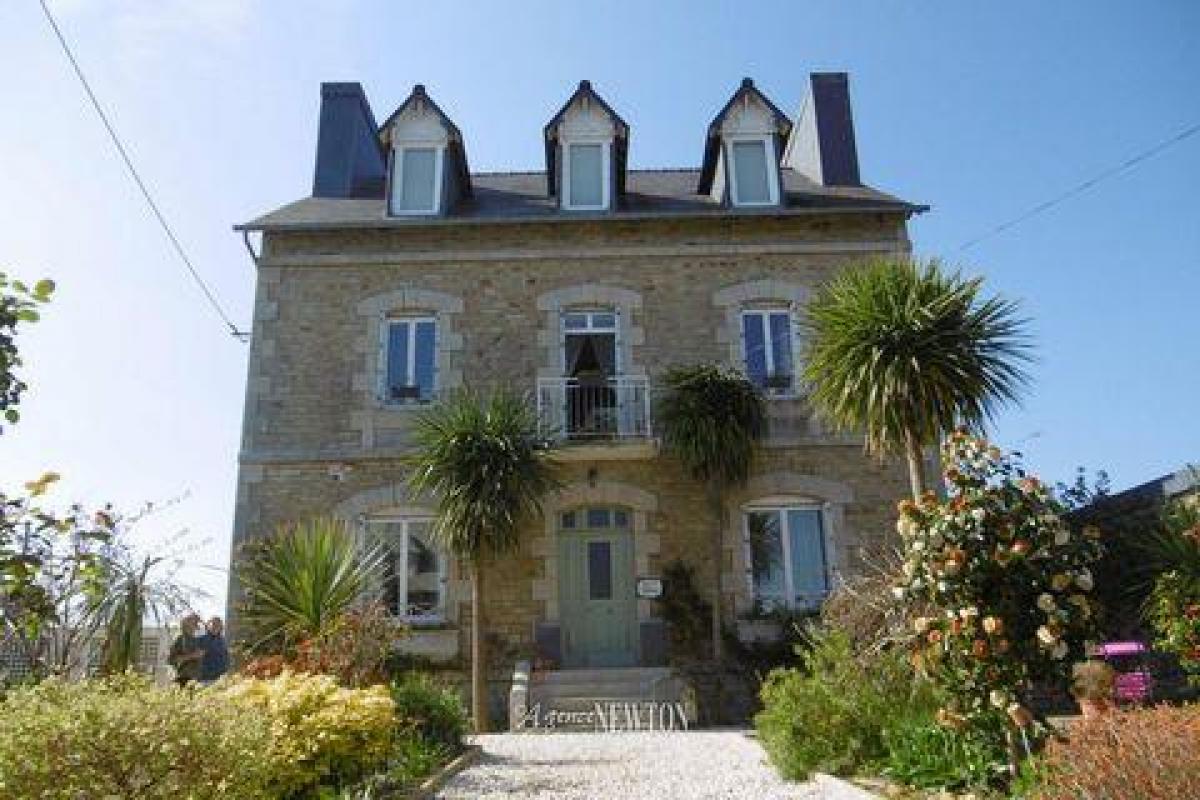 Picture of Home For Sale in Callac, Bretagne, France