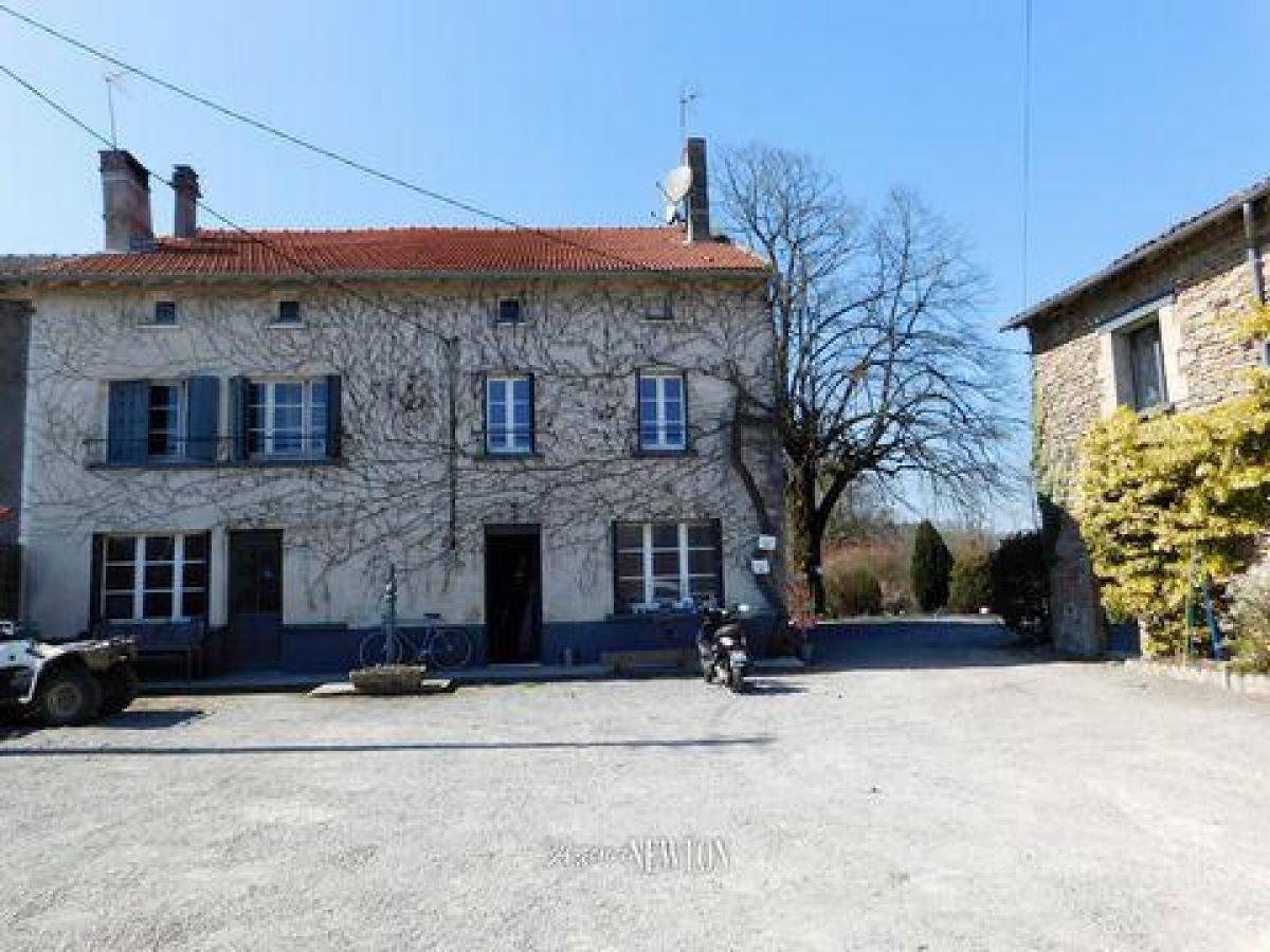 Picture of Home For Sale in Saint Pardoux, Haute Vienne, France
