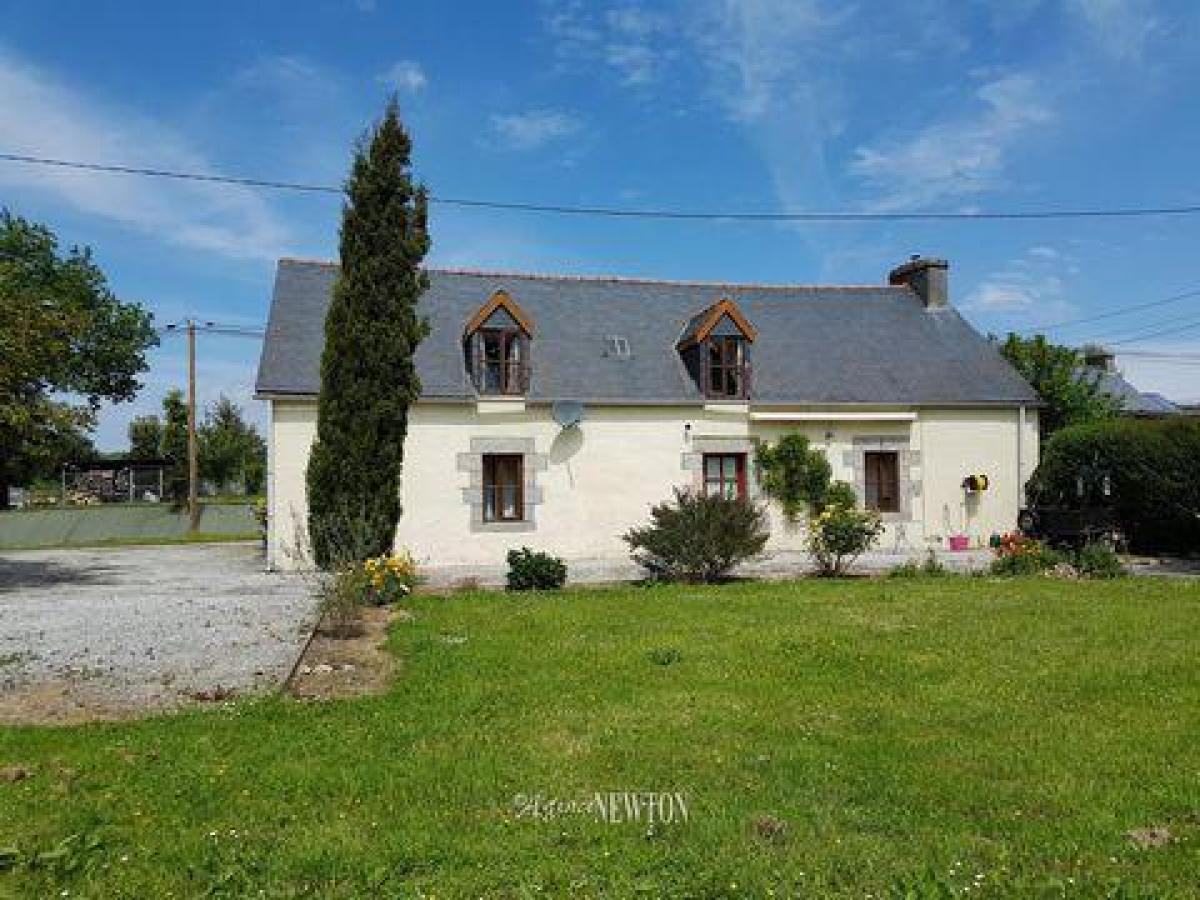 Picture of Home For Sale in Saint Connec, Cotes D'Armor, France