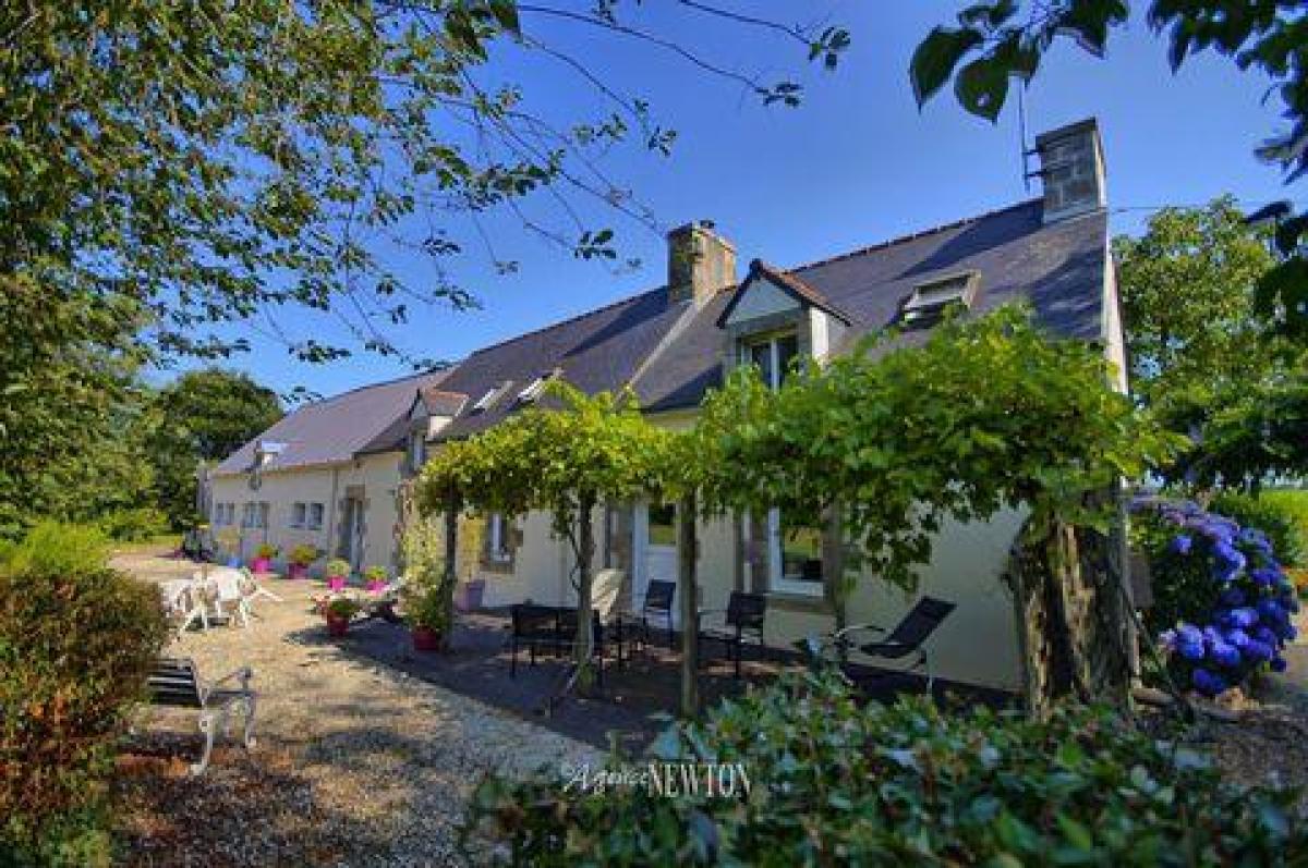 Picture of Home For Sale in Naizin, Bretagne, France