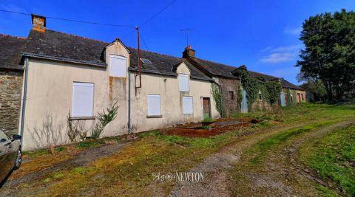 Picture of Farm For Sale in Pontivy, Bretagne, France