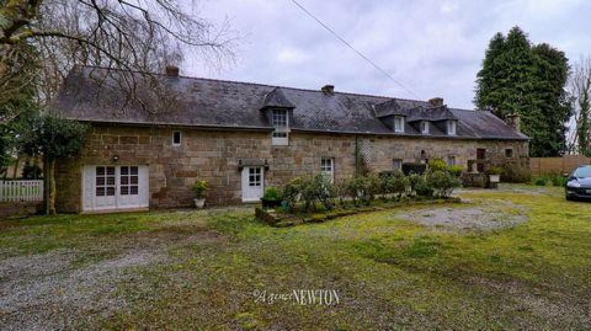 Picture of Home For Sale in Le Saint, Morbihan, France