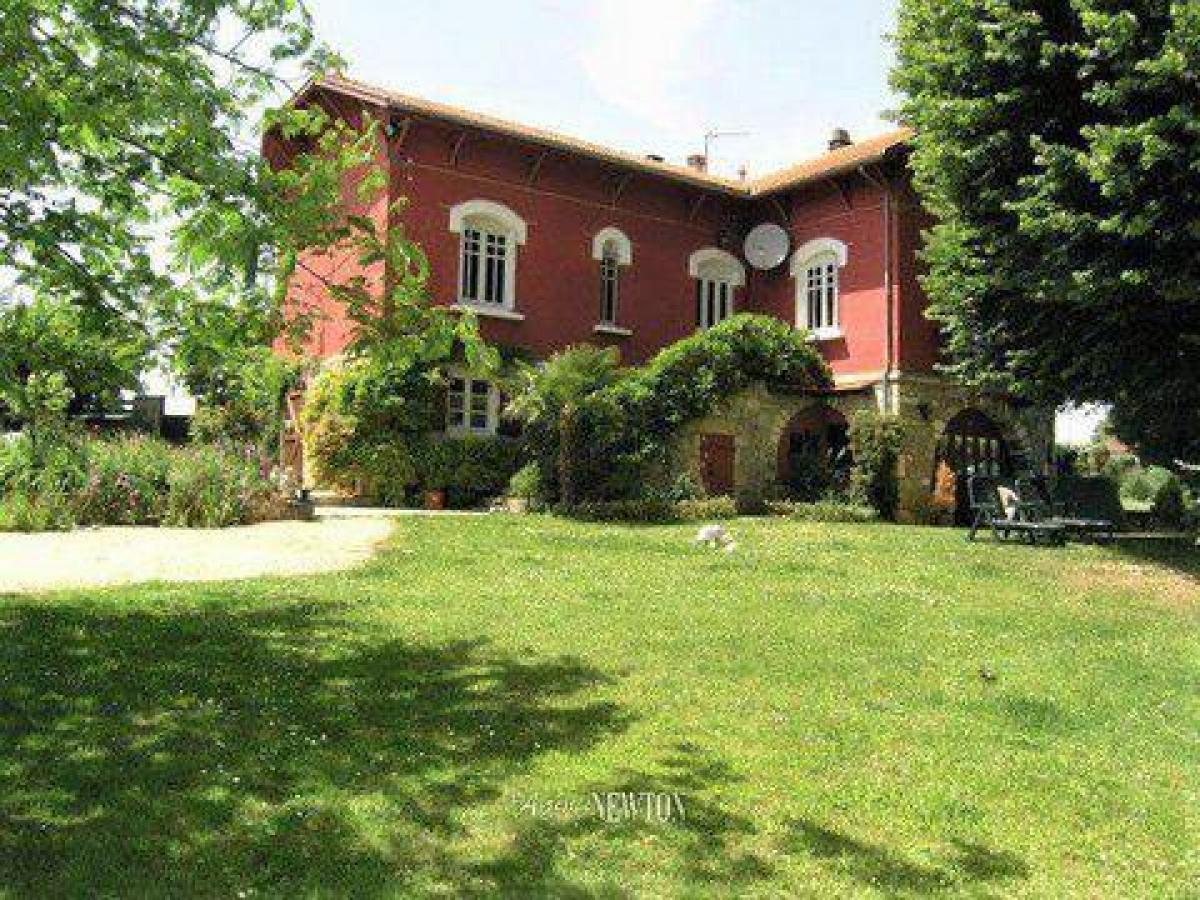 Picture of Home For Sale in Prayssac, Lot, France