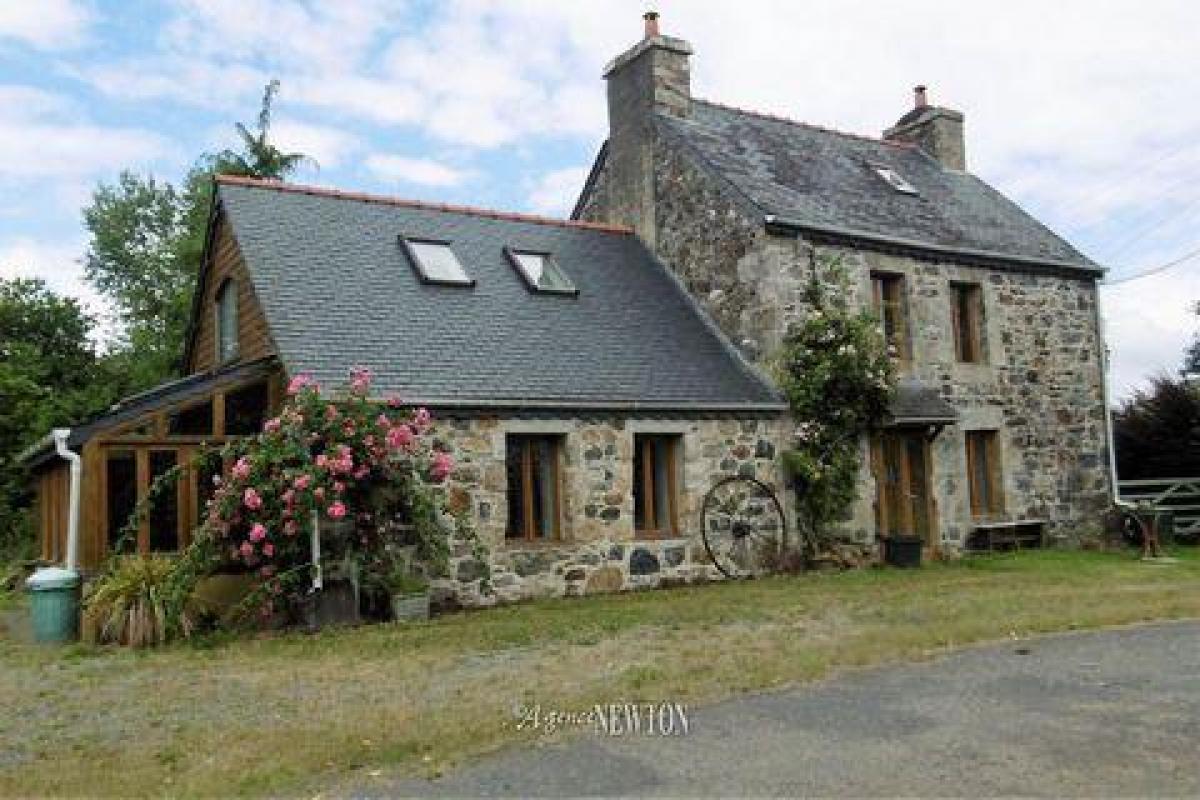 Picture of Home For Sale in Callac, Bretagne, France