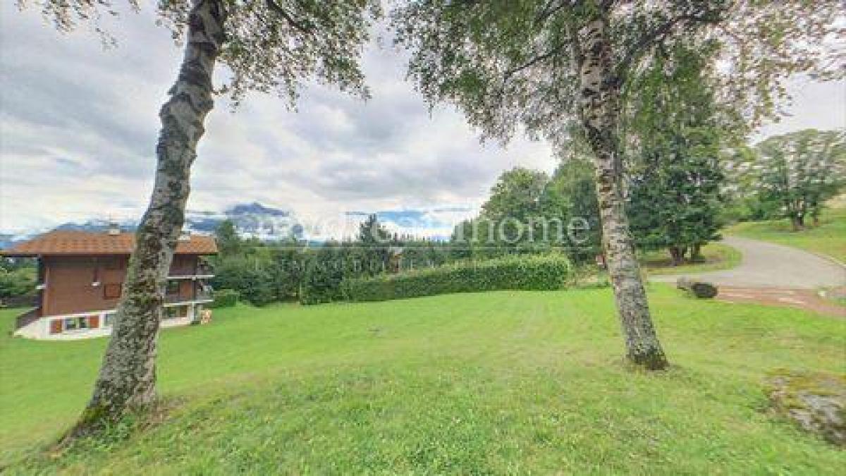 Picture of Condo For Sale in Combloux, Rhone Alpes, France