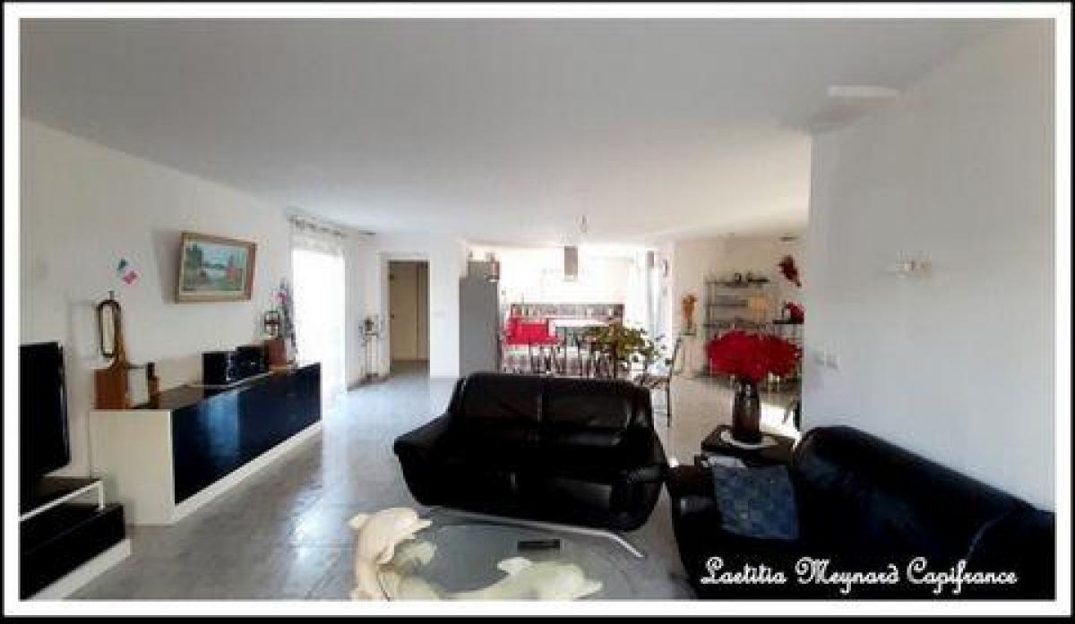 Picture of Home For Sale in Autignac, Languedoc Roussillon, France