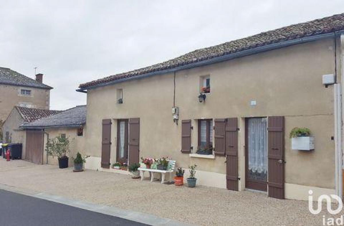 Picture of Home For Sale in Millac, Poitou Charentes, France
