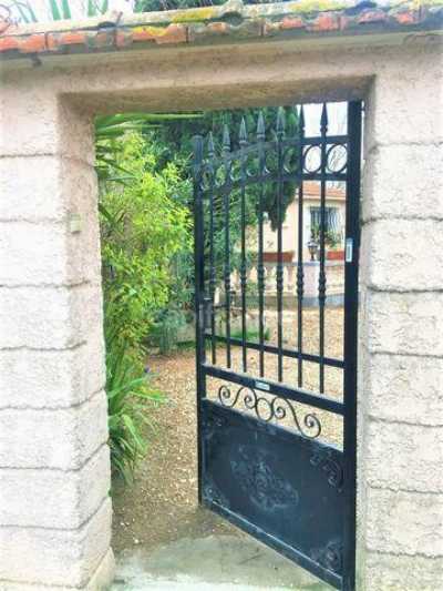 Home For Sale in Arles, France