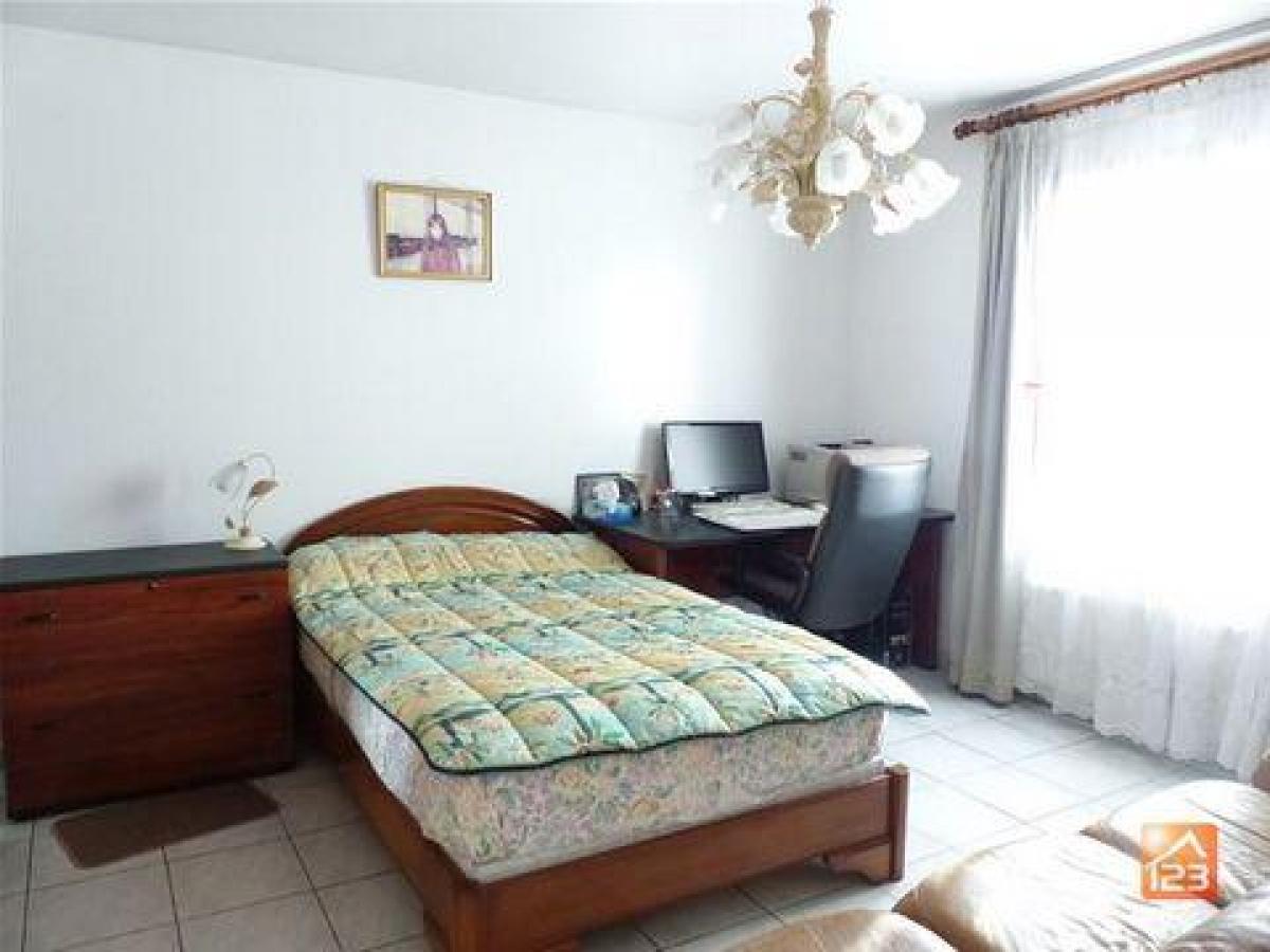 Picture of Home For Sale in Bondoufle, Bretagne, France