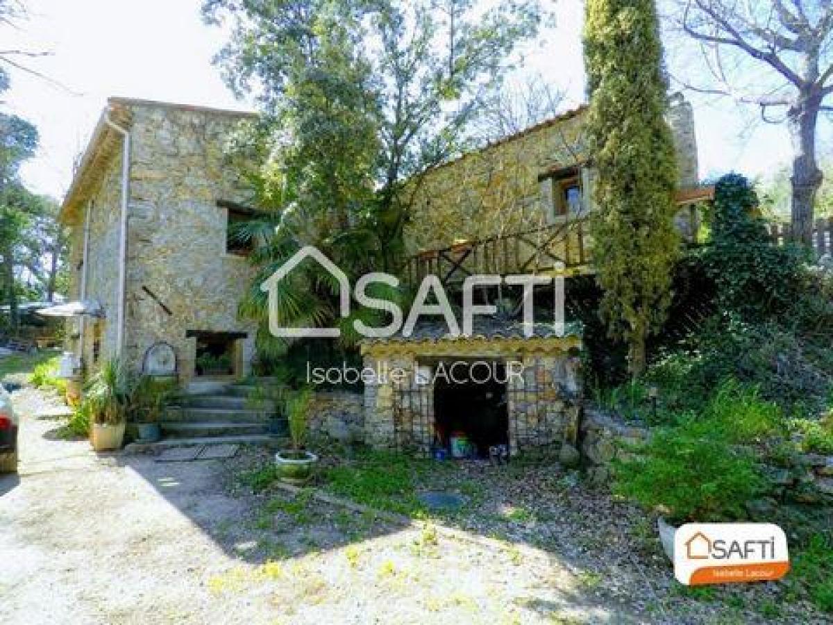 Picture of Home For Sale in Villecroze, Cote d'Azur, France