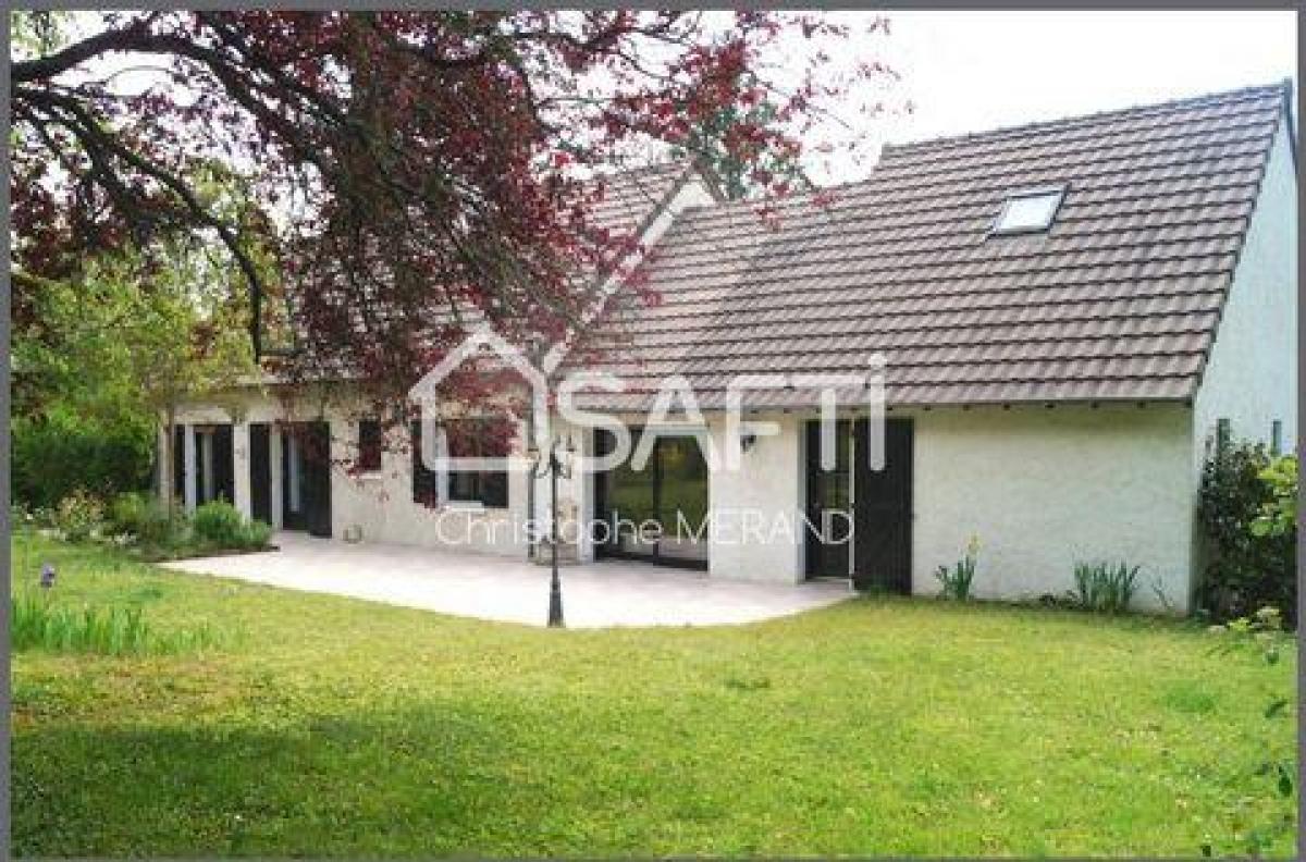 Picture of Home For Sale in Chatellerault, Poitou Charentes, France
