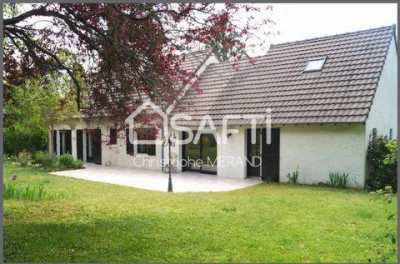 Home For Sale in Chatellerault, France