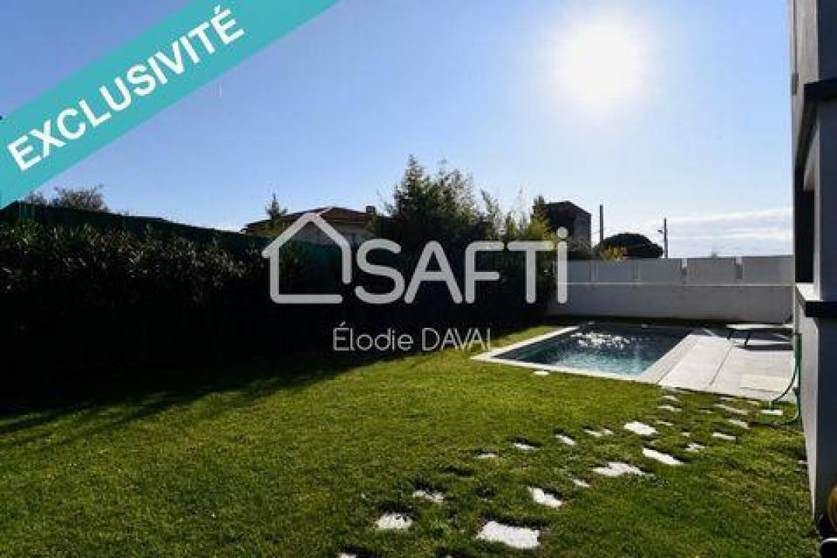 Picture of Home For Sale in Antibes, Cote d'Azur, France