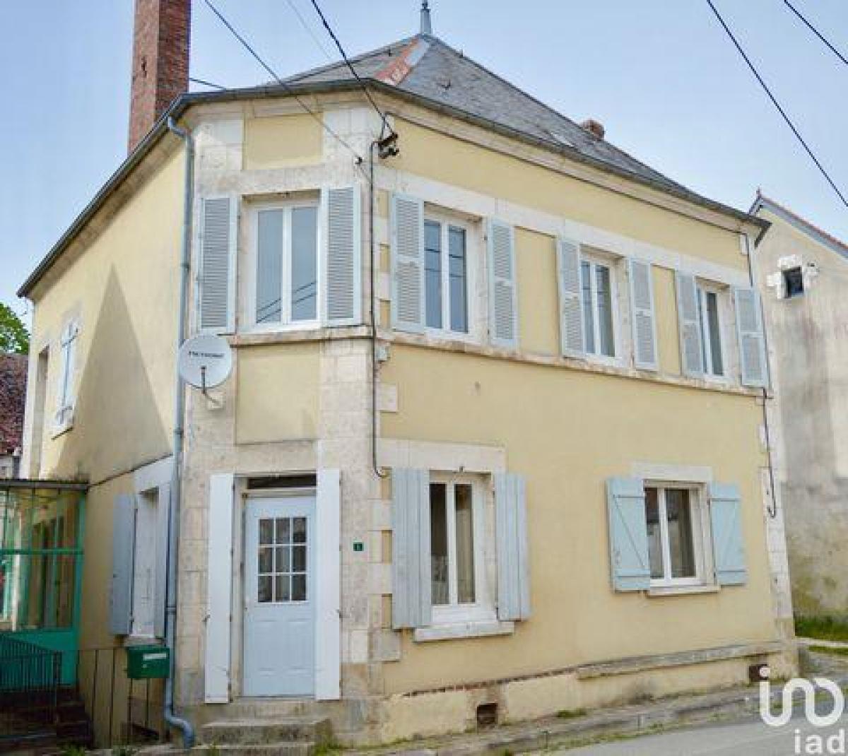 Picture of Home For Sale in Sancerre, Centre, France