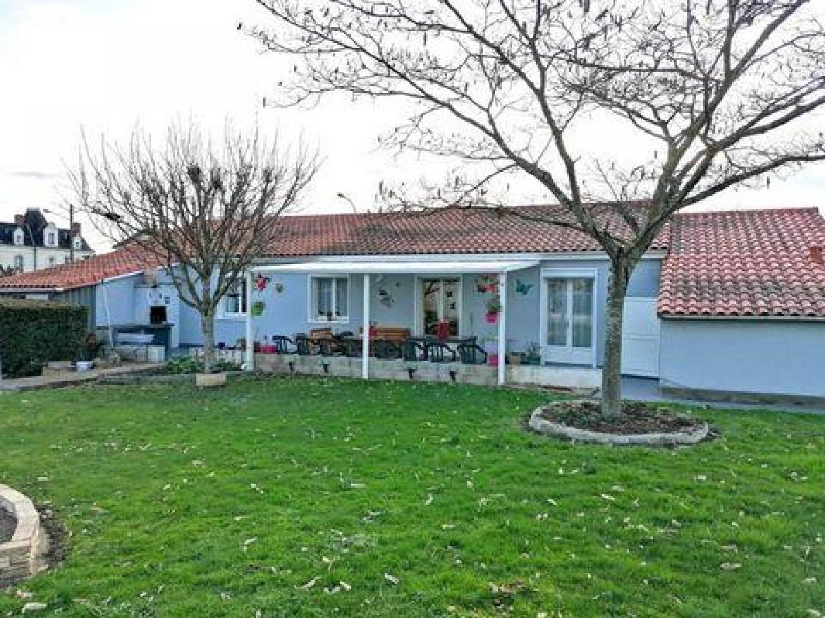 Picture of Home For Sale in Chatellerault, Poitou Charentes, France
