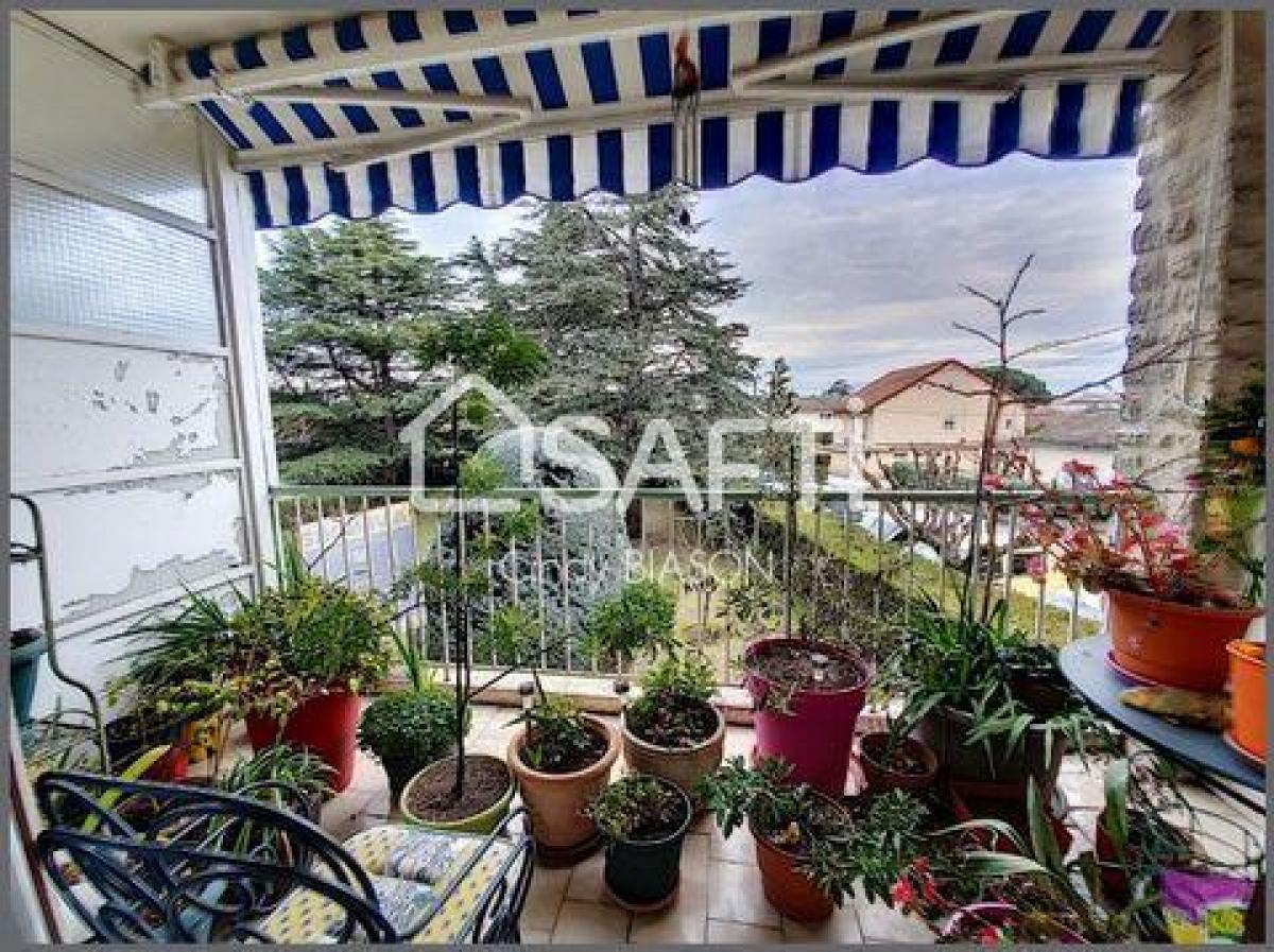 Picture of Apartment For Sale in Carpentras, Provence-Alpes-Cote d'Azur, France