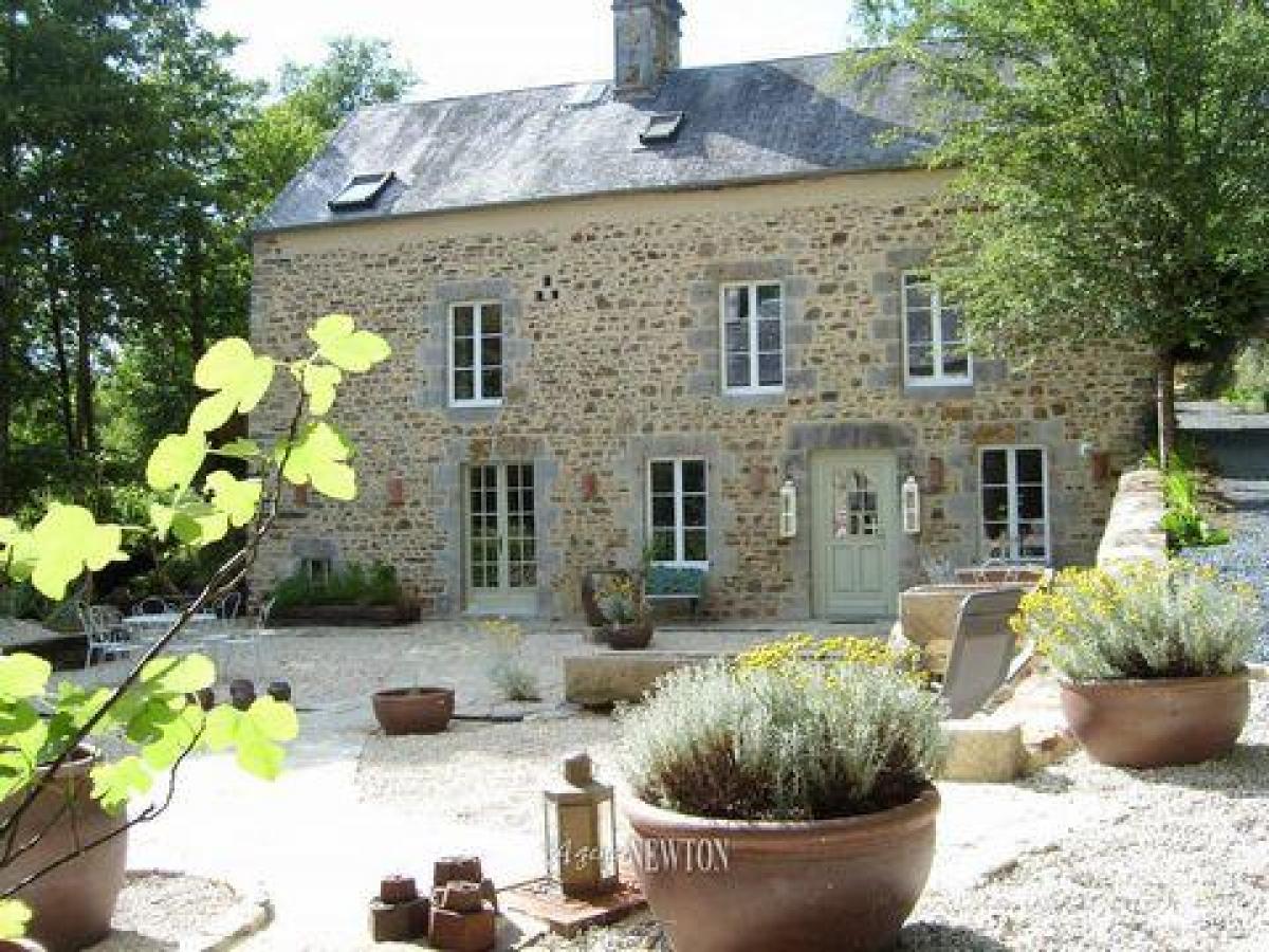 Picture of Home For Sale in Courcy, Centre, France
