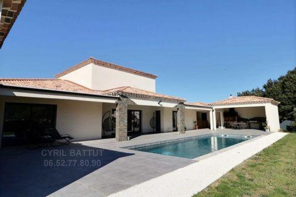 Picture of Home For Sale in Anduze, Languedoc Roussillon, France