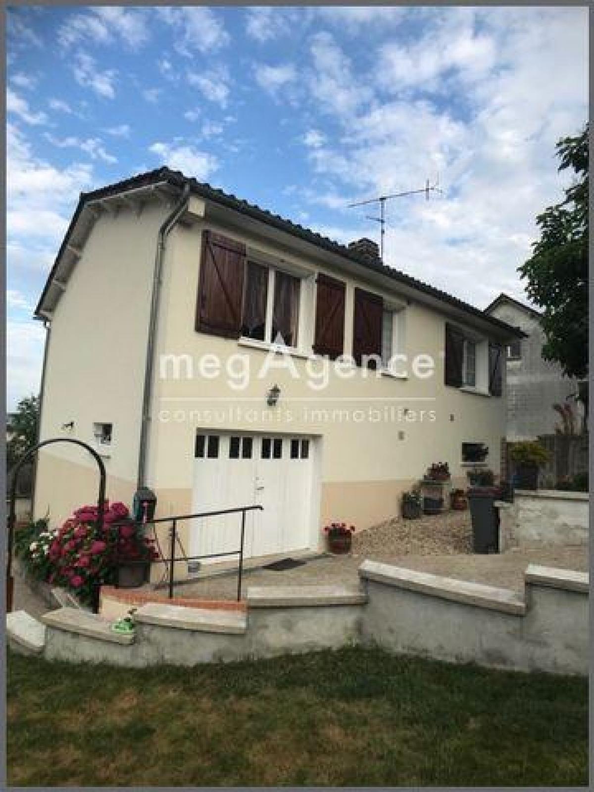 Picture of Home For Sale in Paron, Bourgogne, France