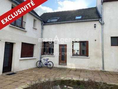 Apartment For Sale in Sens, France