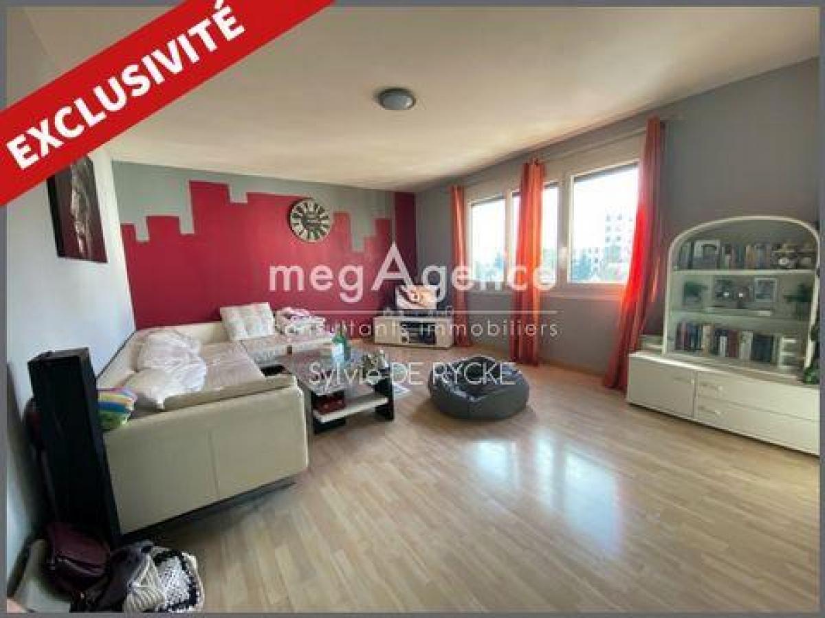 Picture of Apartment For Sale in Sens, Bourgogne, France