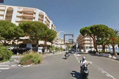Retail For Sale in Menton, France