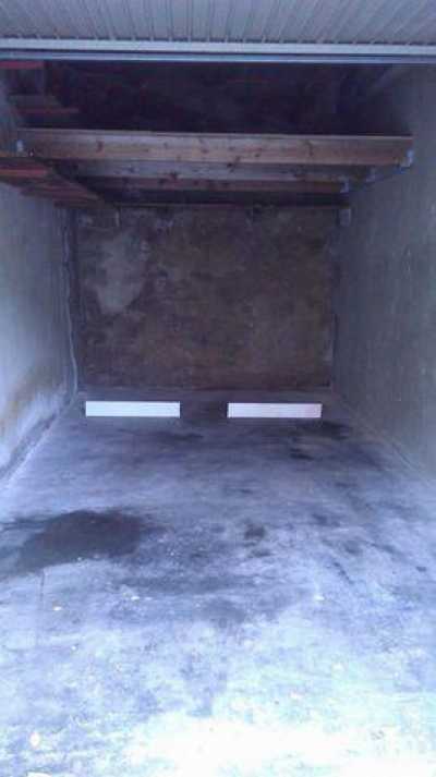 Retail For Sale in Cavaillon, France