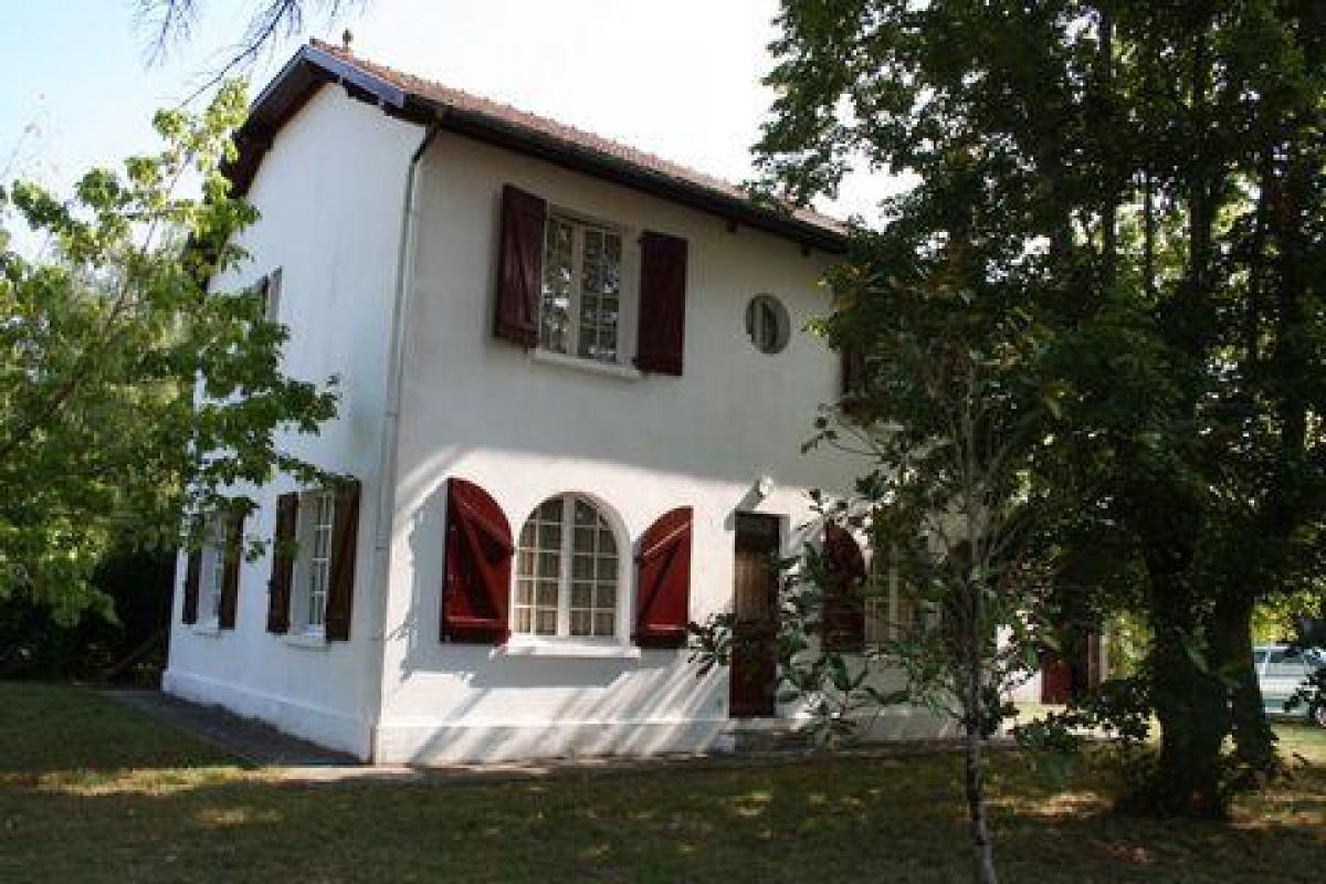 Picture of Home For Sale in Labouheyre, Aquitaine, France