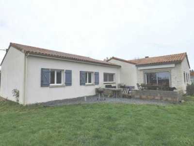 Home For Sale in Saint Mesmin, France