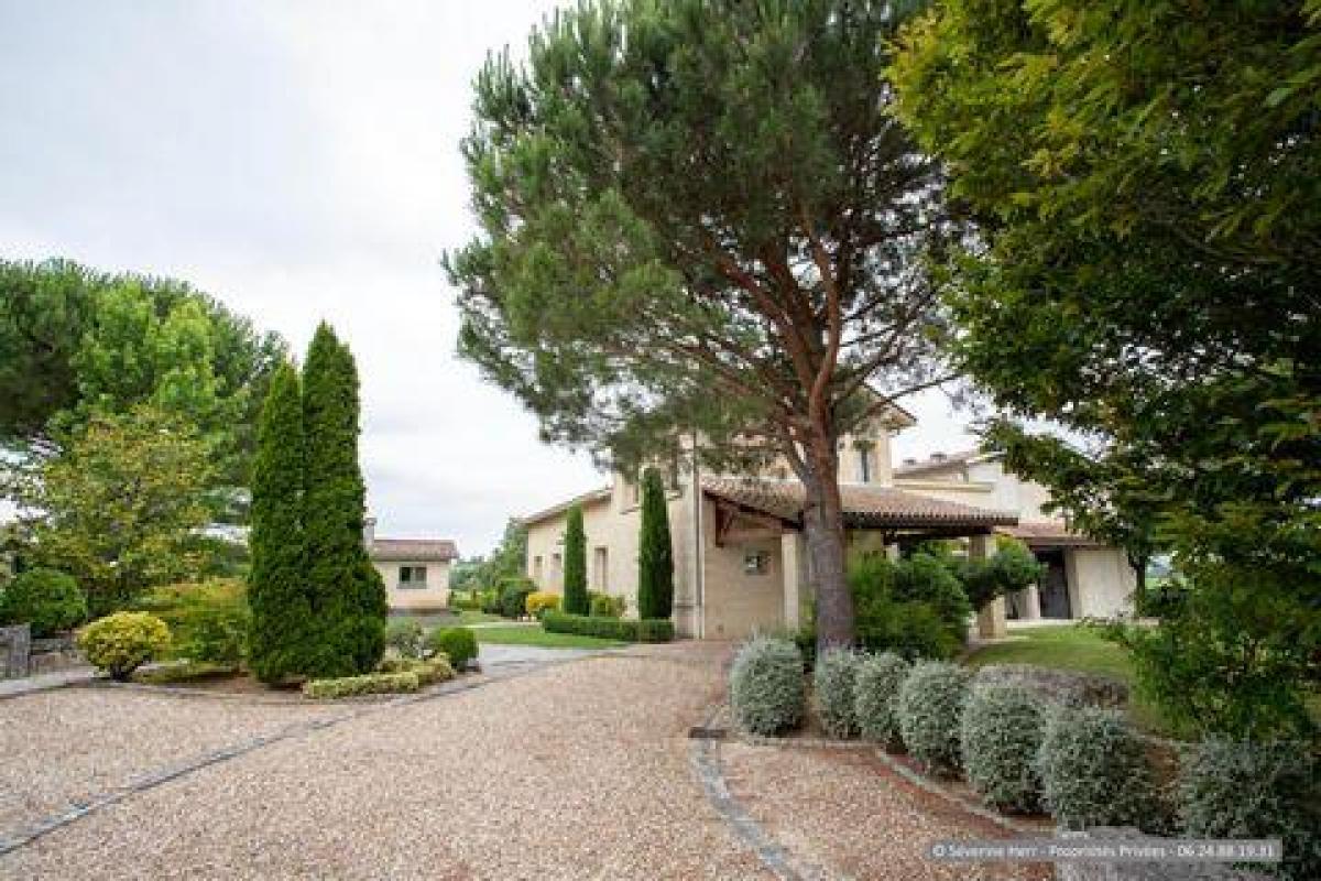 Picture of Home For Sale in Bourg, Bourgogne, France