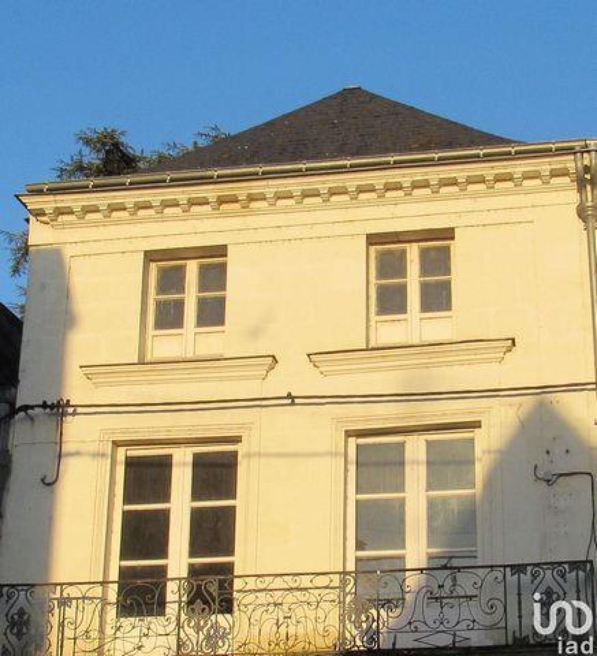 Picture of Home For Sale in Langeais, Centre, France