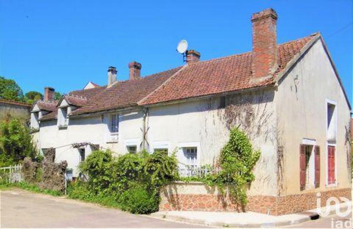 Picture of Home For Sale in Chablis, Bourgogne, France