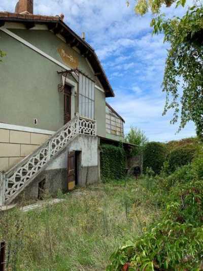 Home For Sale in Cadenet, France