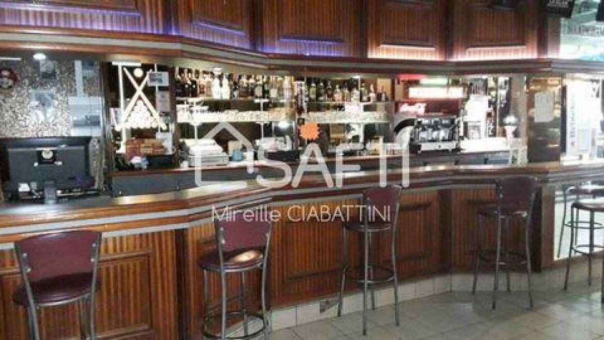 Picture of Office For Sale in Chatellerault, Poitou Charentes, France